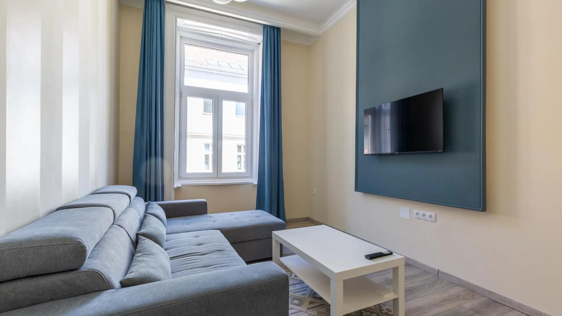 R62A Rottenbiller Apartment Budapeste