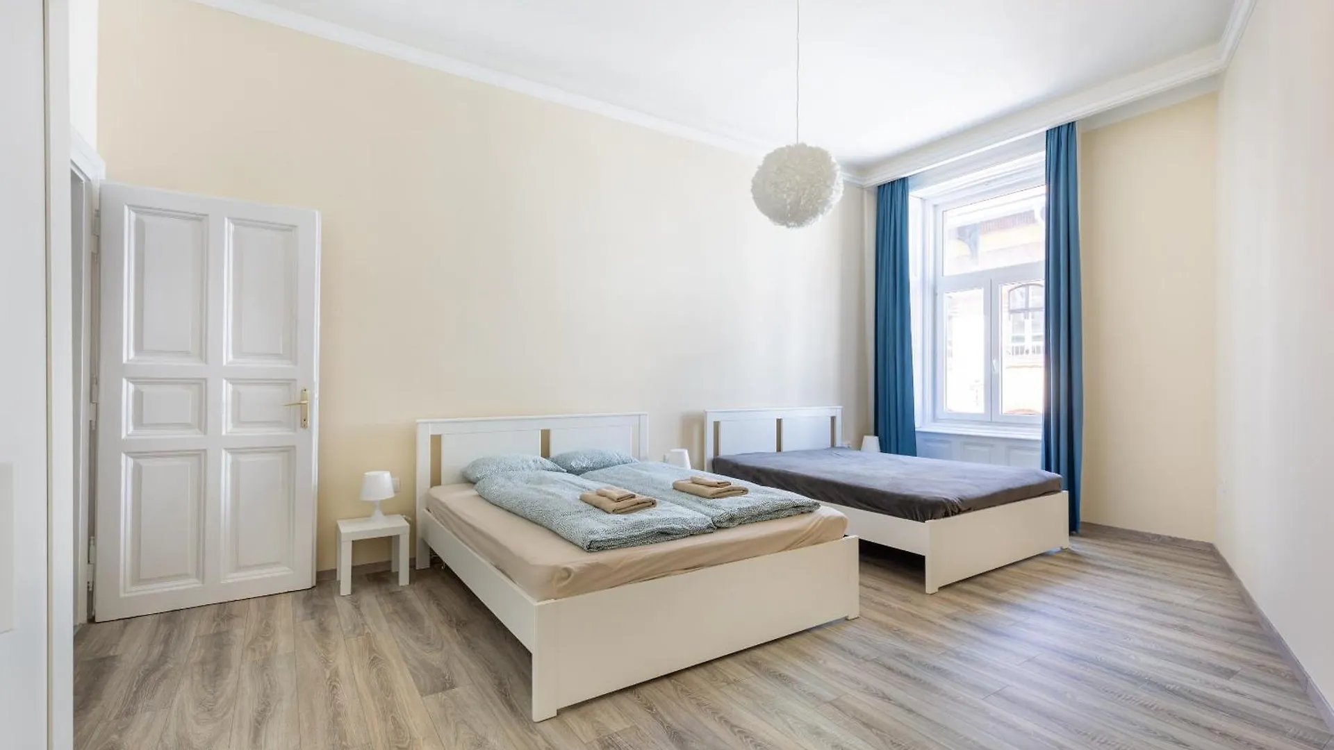 R62A Rottenbiller Apartment Budapeste